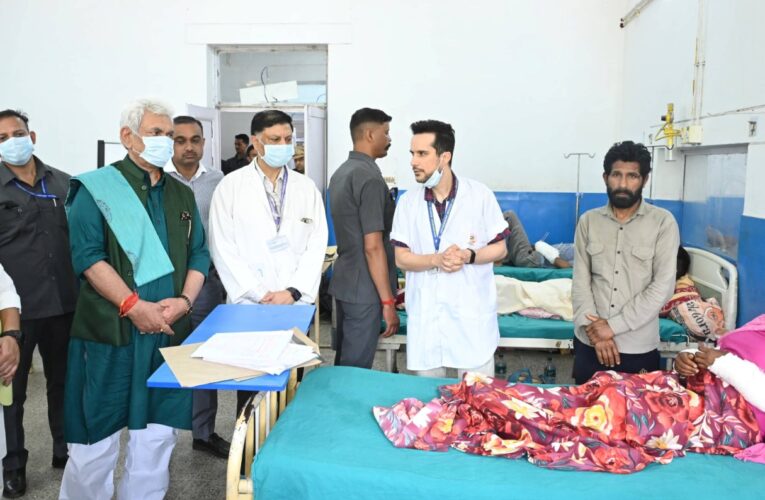 LG Manoj Sinha meets bus accident survivors at GMC Udhampur