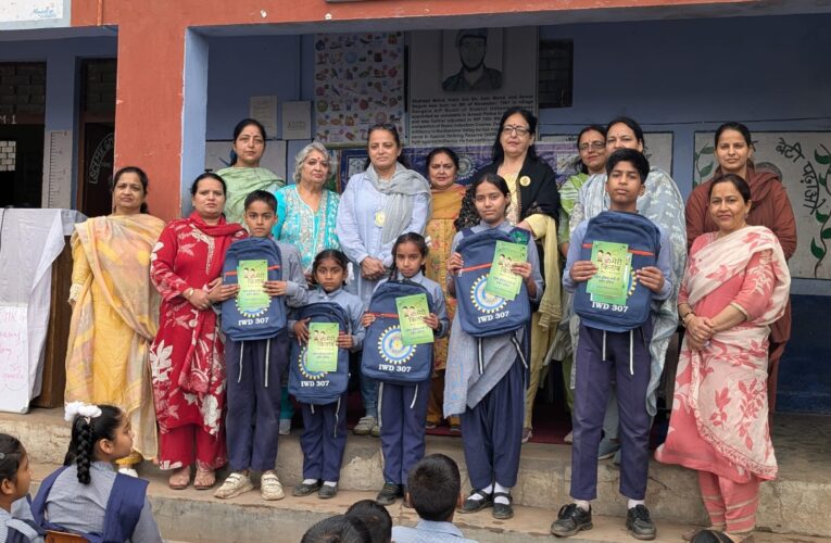 Inner Wheel Club distributes school bags and Meri Kitab to Udhampur students