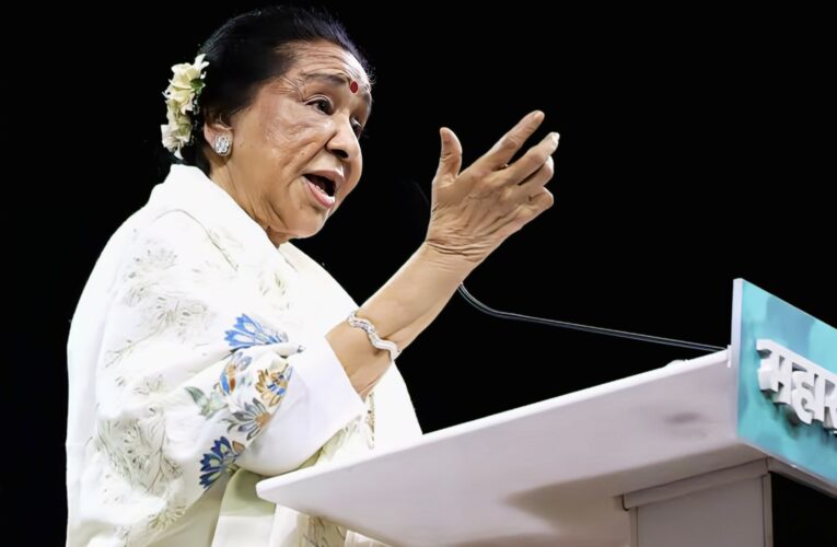 Asha Bhosle Passes Away: Legendary Playback Singer Dies at 92; Last Rites on April 13