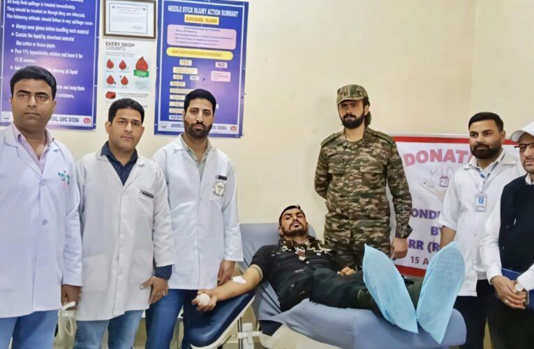 Indian Army And GMC Doda Partner For Lifesaving Blood Donation Drive