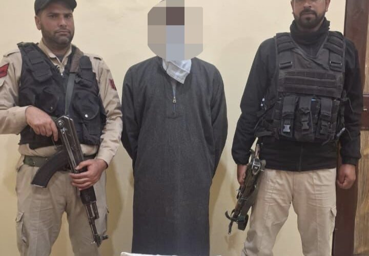 Ganderbal Police Arrest Drug Peddler and Seize Contraband Under Nasha Mukt Jammu & Kashmir Abhiyan