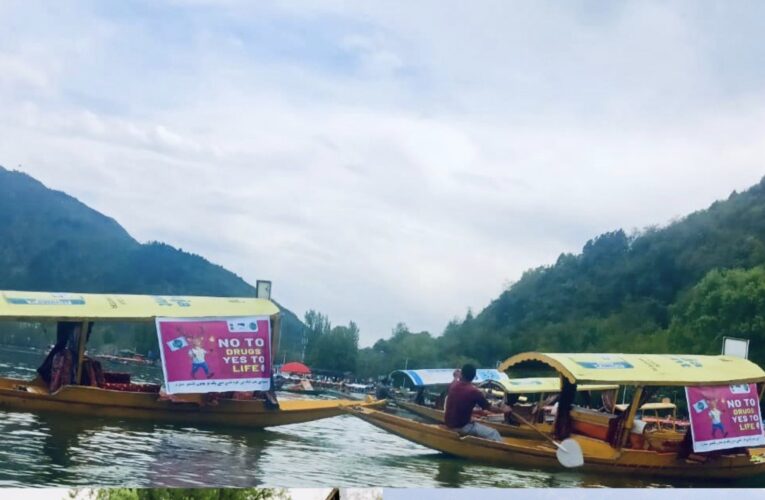 Mega Shikara Rally on Dal Lake Promotes Drug Free Society Under Nasha Mukt Jammu and Kashmir Campaign