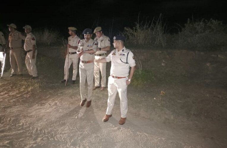 SSP Samba Anuj Kumar Inspects Vijaypur Police Station to Review Operational Efficiency