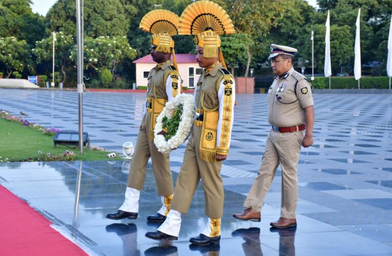 National Police Memorial Hosts Solemn Beating Retreat Ceremony to Honor Fallen Heroes