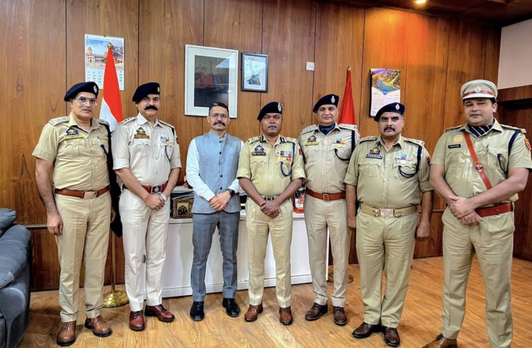 IGP Jammu Bhim Sen Tuti Decorates Newly Promoted Deputy Superintendents at ZPHQ