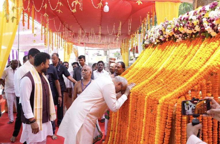 Vice President Radhakrishnan Paid Obeisance at Sri Kurmanatha Swamy and Arasavalli Sri Suryanarayana Swamy Temples,Attends Andhra University Centenary