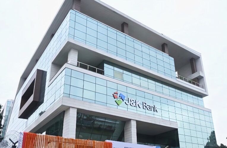 LG Manoj Sinha Inaugurates J&K Bank Regional Business Centre in Jammu to Boost Operational Efficiency