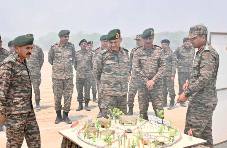 Western Army Commander Reviews Airawat Division Operational Drills