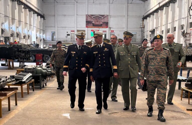 Algerian Military Delegation Visits 505 Army Base Workshop to Explore Tank Maintenance