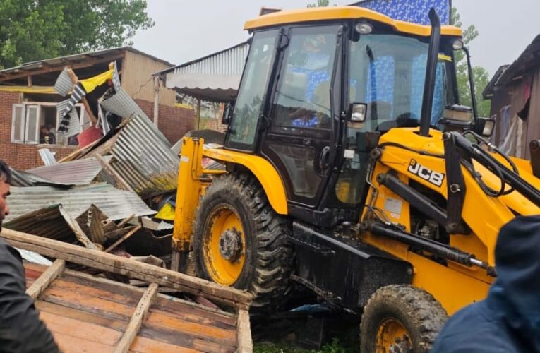 Srinagar Police demolish illegal house of drug dealer in Palpora Noorbagh