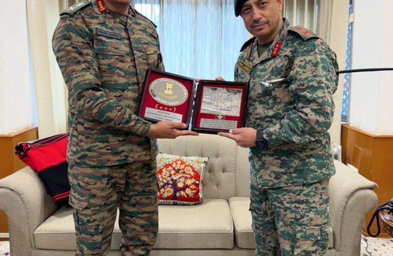 DG Assam Rifles calls on Northern Army Commander at Srinagar