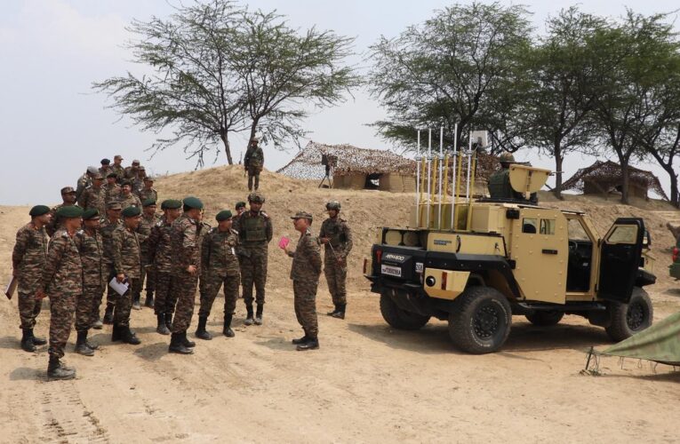 Vajra Corps commander reviews operational readiness during military exercise