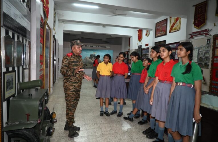 Jabalpur Army Camp Inspires School Students With Military Technology Showcase
