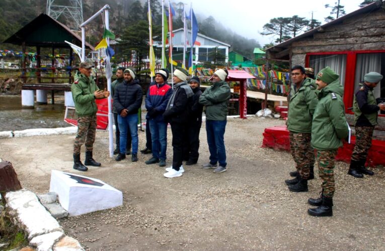 Army hosts industry and startup delegation in forward areas