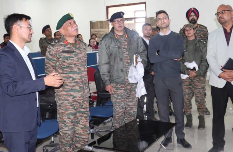 Fire and Fury Corps Chief of Staff visits Ladakh emergency and data centers