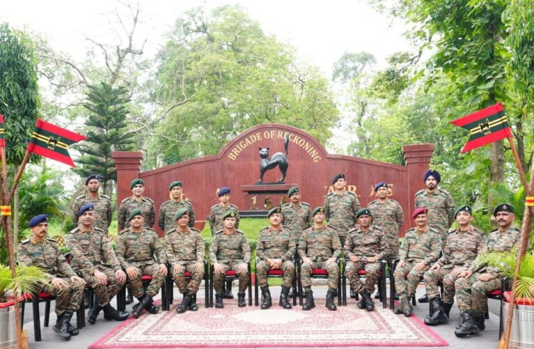 Trishakti Corps Commander Reviews Military Preparedness and Capability Enhancement at Hasimara and Kumargram