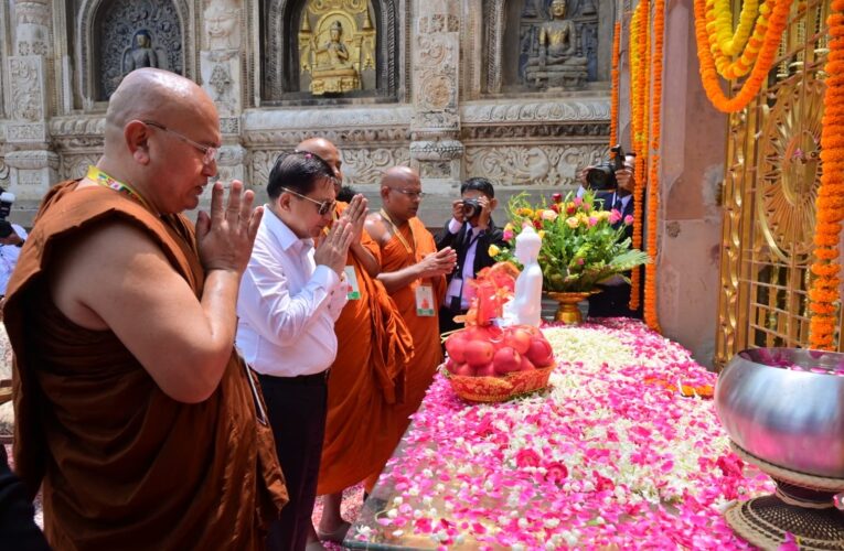 Myanmar President U Min Aung Hlaing visits Mahabodhi Temple in Bodh Gaya