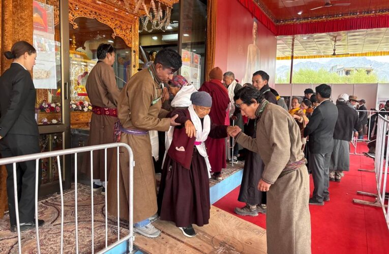 Large Turnout continues as Buddha Relics Veneration Enters Fourth Day