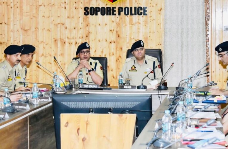 DIG North Kashmir Range reviews security and crime situation in Sopore