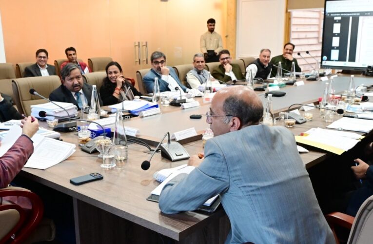 Omar Abdullah Reviews J&K Cable Car Projects to Boost Tourism Infrastructure in Gulmarg