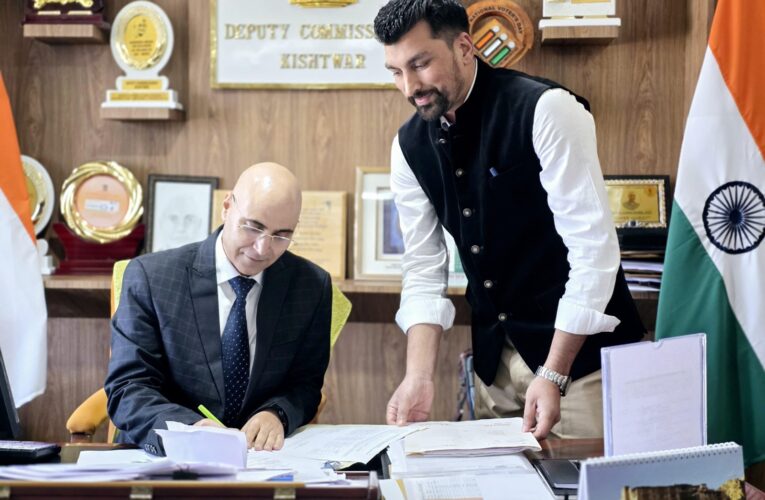 Kishtwar road accident victims receive financial aid from government