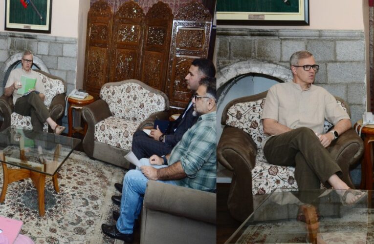Omar Abdullah discusses development and public welfare at Raabita outreach office