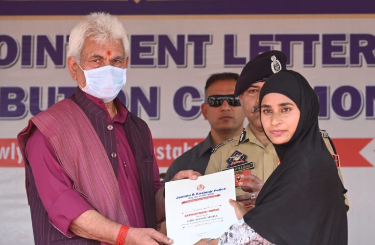 Digital Warfare and Cyber Security Focus as LG Manoj Sinha Inducts New Jammu Kashmir Police Constables