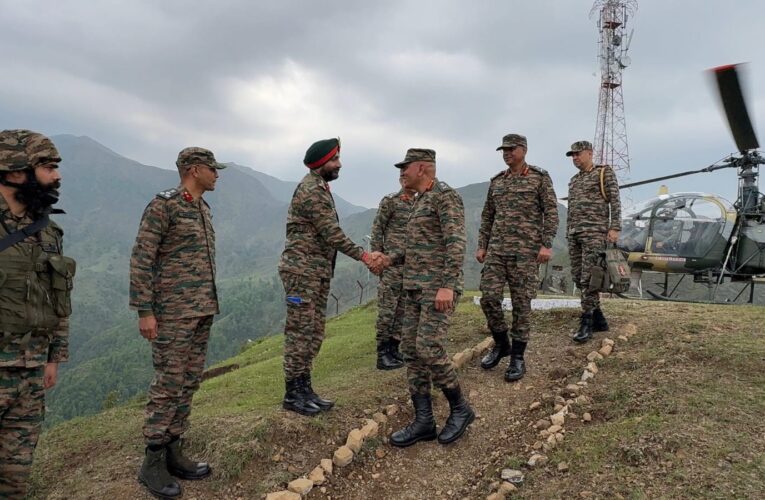 Northern Army Commander Reviews Security and Counter-Terrorism Operations in Poonch