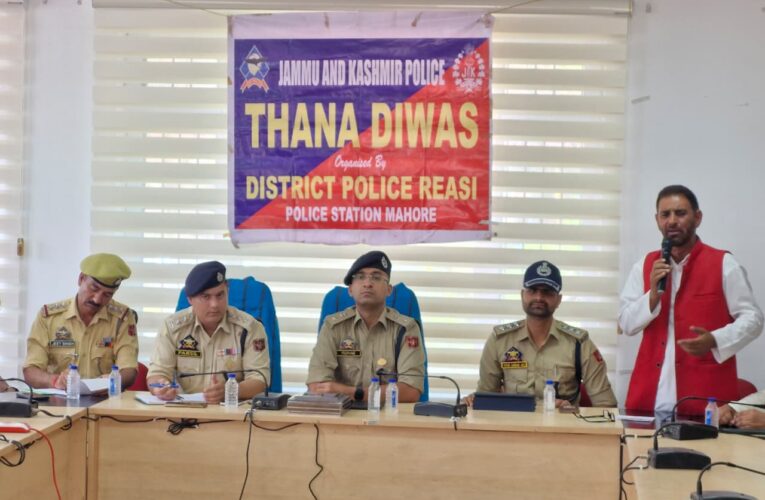 Reasi SSP Mukund Tibrewal hosts Thana Diwas in Mahore to strengthen police public relations