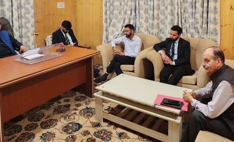 Committee demands Additional District and Session Court at Chadoora in meeting with Speaker