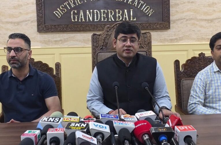Ganderbal Deputy Commissioner urges residents to participate in Census 2027 self enumeration drive