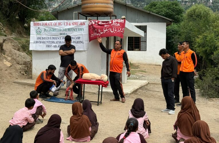 SDRF team hosts disaster awareness session at Pul Doda girls school