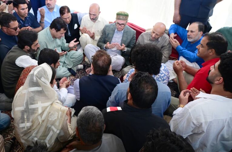Omar Abdullah visits Er Rashid residence to offer condolences on father demise