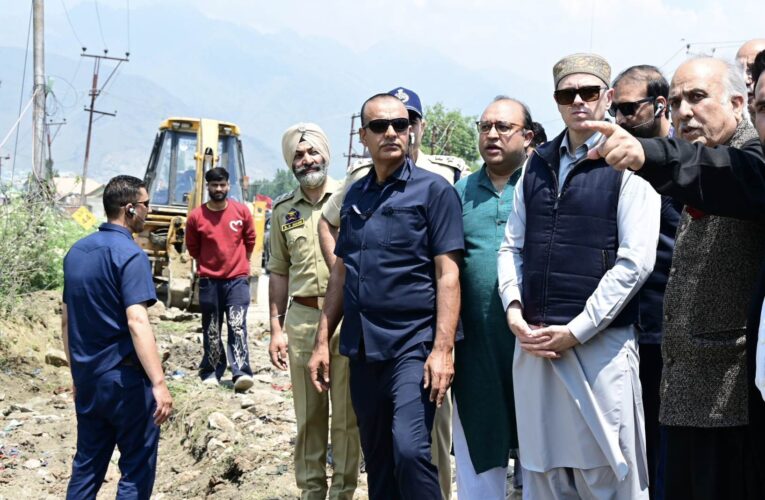 Chief Minister Omar Abdullah inspects Shalina flood breach site and restoration works