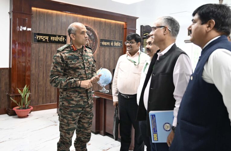 Gajraj Corps Commander Meets DGRE Scientist to Discuss Himalayan Security Technologies