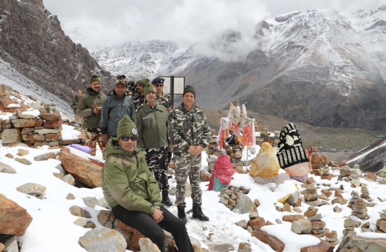 Director General Sanjay Singhal reviews border security preparedness at forward posts