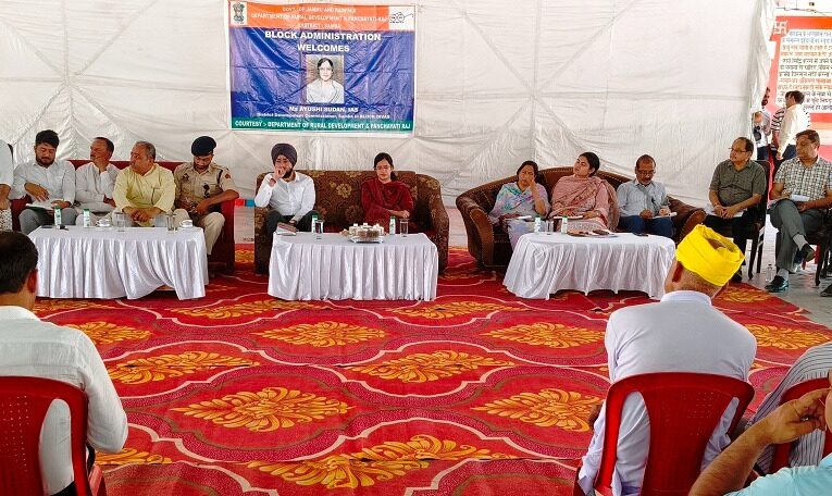 Samba Mega Block Diwas: Deputy Commissioner Ayushi Sudan Resolves Public Grievances, Distributes ₹21.46 Lakh Subsidy to Farmers