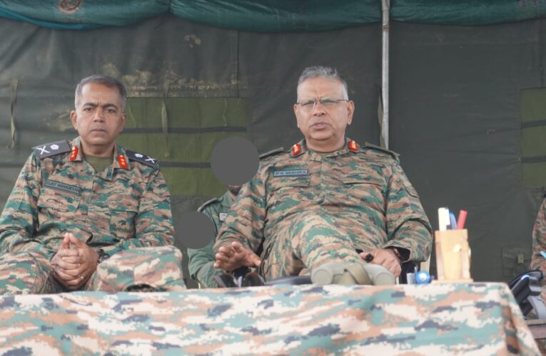 GOC White Knight Corps reviews progress of Operation Sheruwali in Gambhir Mughlan