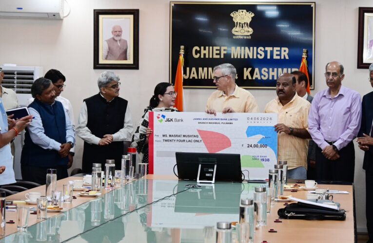 CM Omar Abdullah hands over disbursal letters worth ₹1.12 crore to 6 beneficiaries under Mission YUVA in Srinagar
