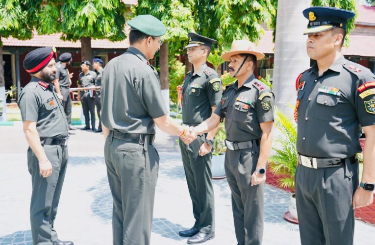 ARTRAC commander reviews training initiatives at Military Intelligence School in Pune