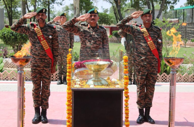Vajra Corps commander pays homage to fallen heroes at Asal Uttar War Memorial