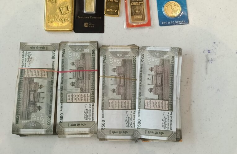 Gold and Cash Seized as CISF  Foils Smuggling Attempt at Delhi Airport