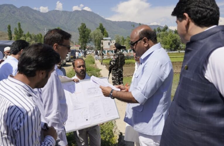 Deputy CM Surinder Choudhary Directs Timely Completion of Development Projects During Bandipora Visit