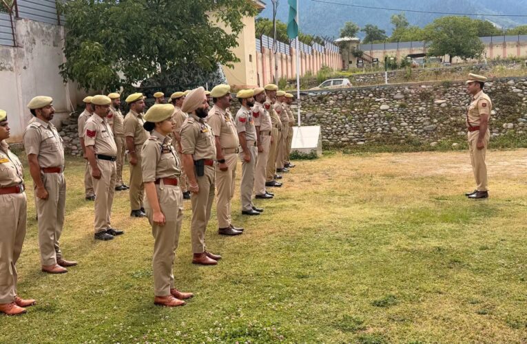 Anantnag Police Conduct Weekly Monday Parade to Boost Discipline and Fitness