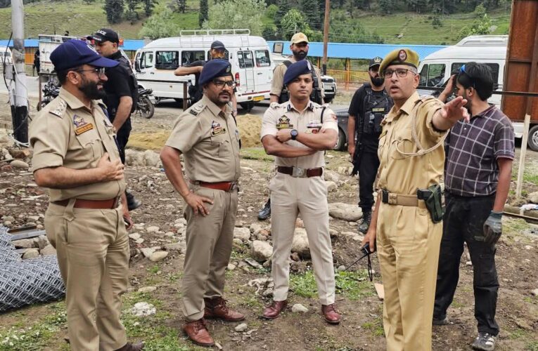 Anantnag SSP reviews Amarnath Ji Yatra security preparedness and inspects construction at Langabal and Nunwan
