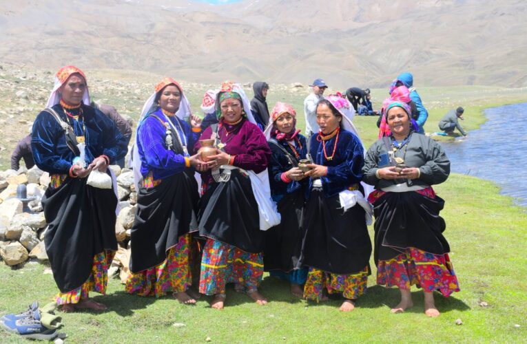 Indian Army Uttar Bharat Command Supports Border Villagers on Pilgrimage to Parvati Kund