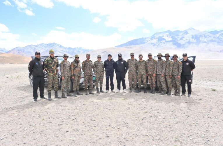 Indian Army Surya Green Himalayan Odyssey Team Receives National Flag in Ladakh