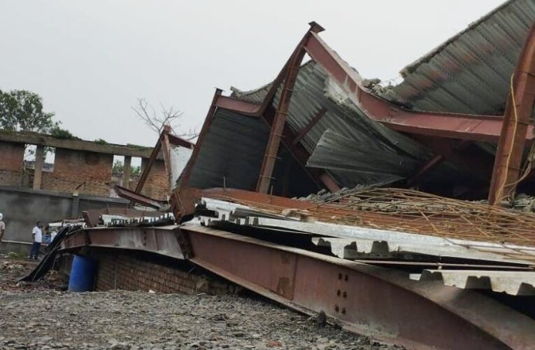Indian Army deploys search and rescue teams after Taratala building collapse in Kolkata