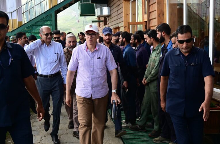 Omar Abdullah leads resumption of Gulmarg Gondola operations