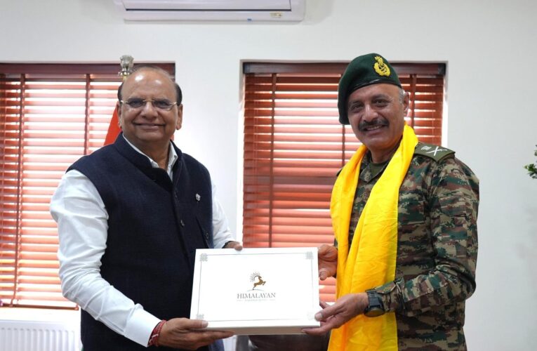 Outgoing GOC 14 Corps Lieutenant General Hitesh Bhalla Meets Ladakh Lieutenant Governor VK Saxena in Leh